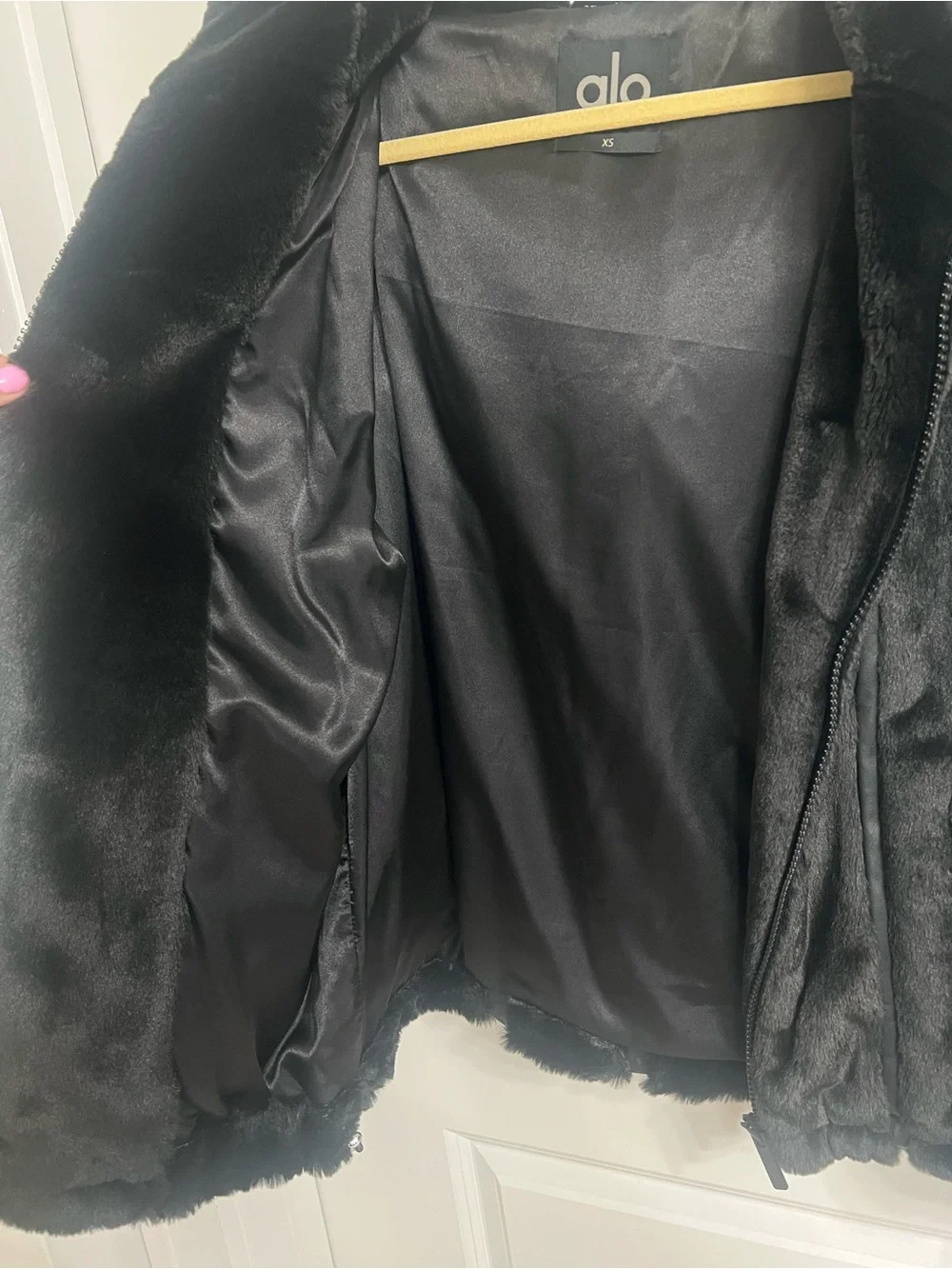 NEW ALO Yoga Black Faux-Fur Hooded Puffer Jacket Size XS